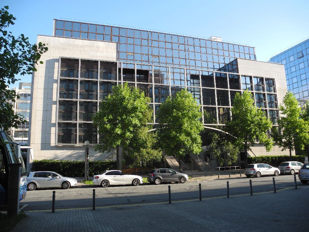 To let / For sale – 239 m² of offices in Noisy-le-Grand