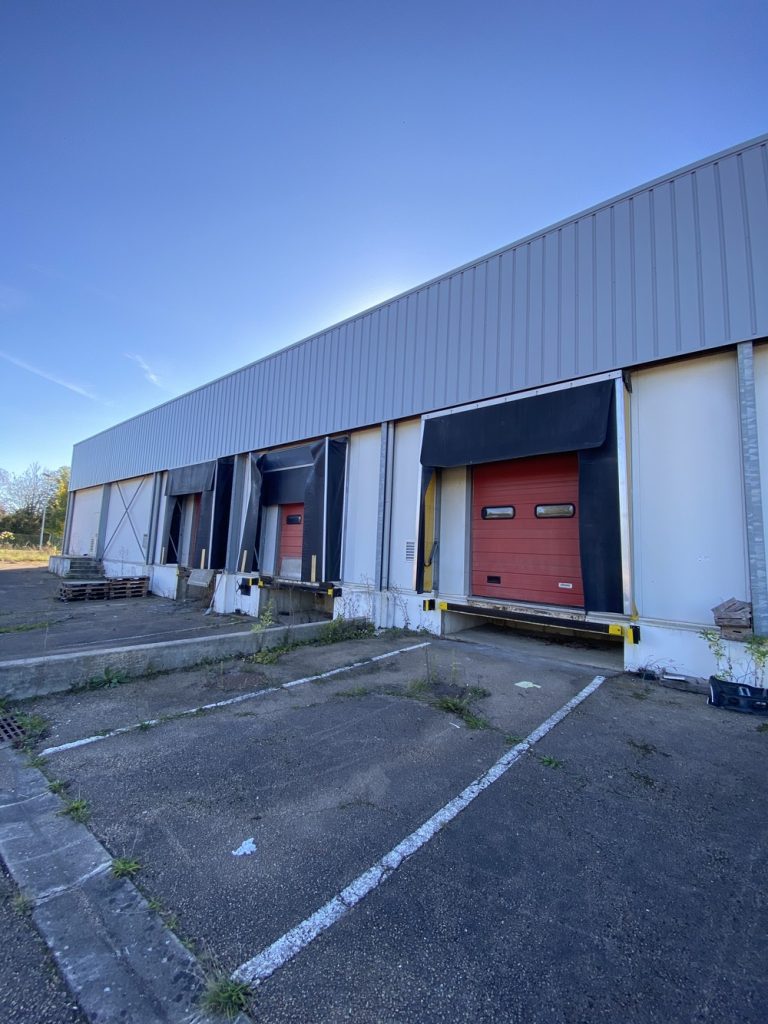 To let – 1,100 m² agri-food building in Migennes, Yonne (89)