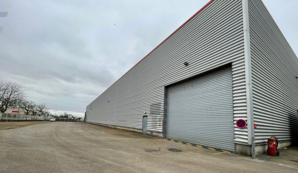 To let – 5,000 m² industrial building – Marcel Doret area, Calais (62)