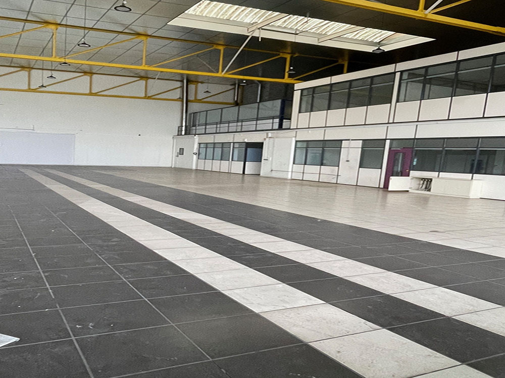 To let – 5,000 m² industrial building – Marcel Doret area, Calais (62)