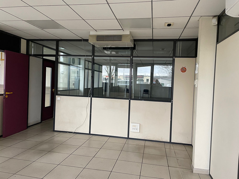 To let – 5,000 m² industrial building – Marcel Doret area, Calais (62)