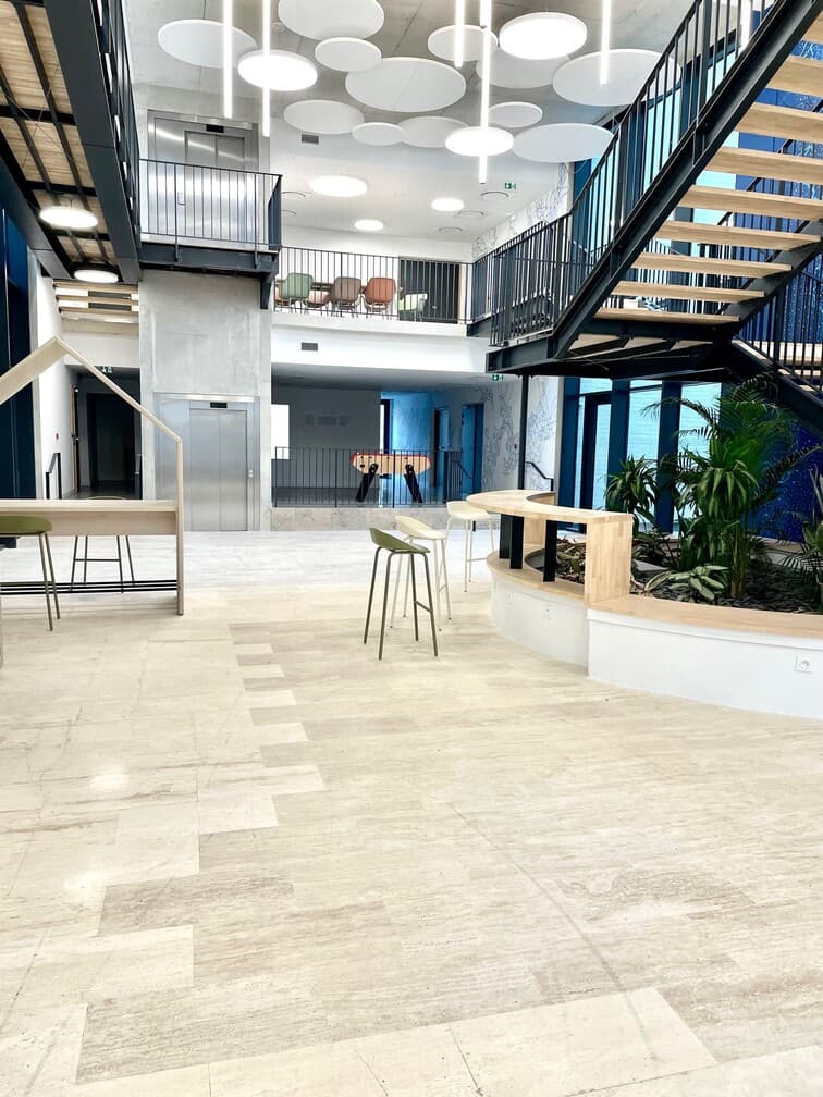 To let – Offices from 200 m² dedicated to digital and cultural industry studios within the Cité Créative in Montpellier – Hérault (34)
