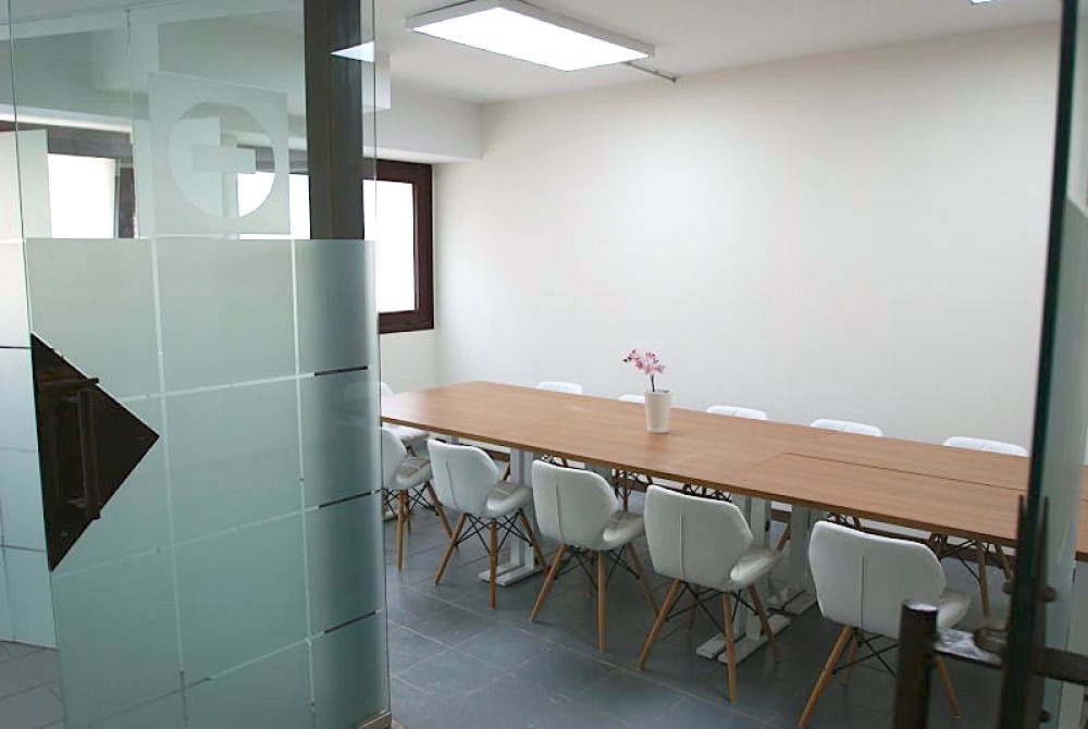To let – Offices within a 1,000 m² co-working space in Andorra