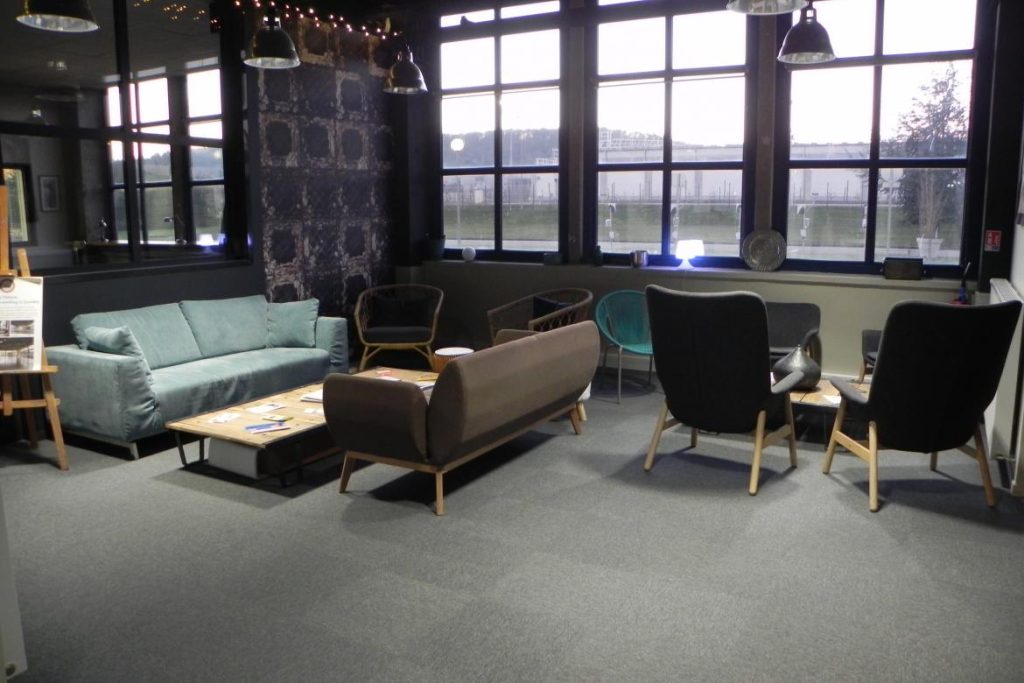 To let – Offices at La Filature co-working space in Louviers – Eure (27)