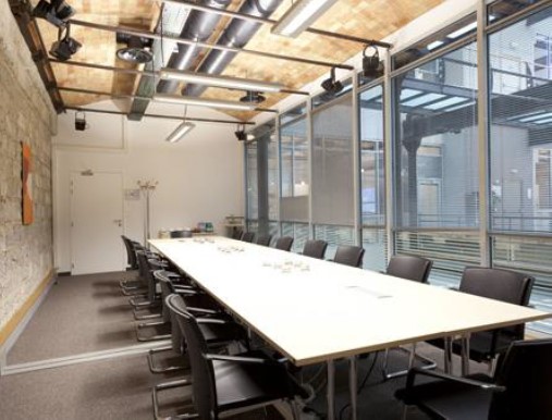 To let – Offices in a co-working space in the Euroméditerranée business park – 2nd arrondissement of Marseille (13)