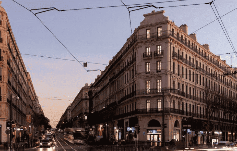 To let – Offices in a co-working space in the Joliette Business District – 2nd arrondissement of Marseille