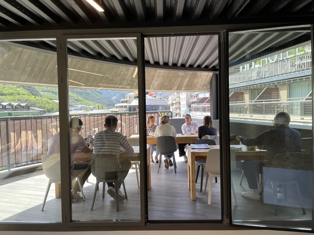 To let – Offices in a 1,000 m² co-working space in Andorra