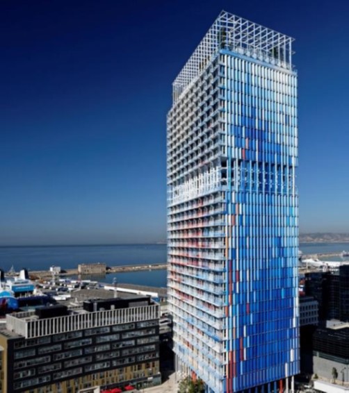 To let – Offices in a 1,300 m² co-working space in the Tour La Marseillaise – Euroméditerranée – 2nd arrondissement of Marseille