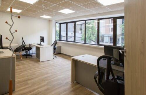 To let – Offices in a 1,600 m² co-working space in Andorra