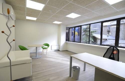 To let – Offices in a 1,600 m² co-working space in Andorra