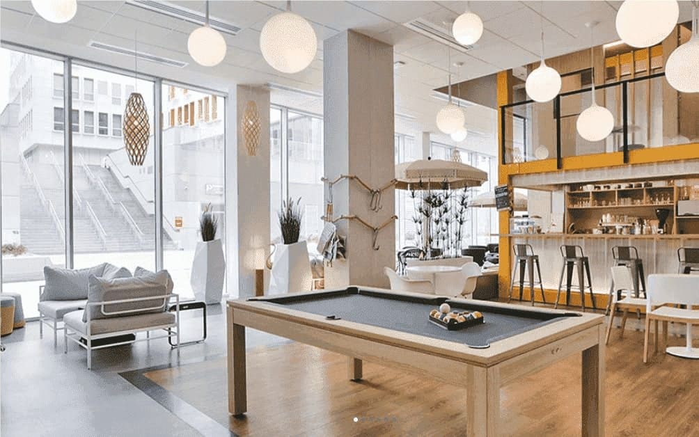 To let – Offices in a 2,300 m² co-working space in the Euroméditerranée Central Business District – 2nd arrondissement of Marseille