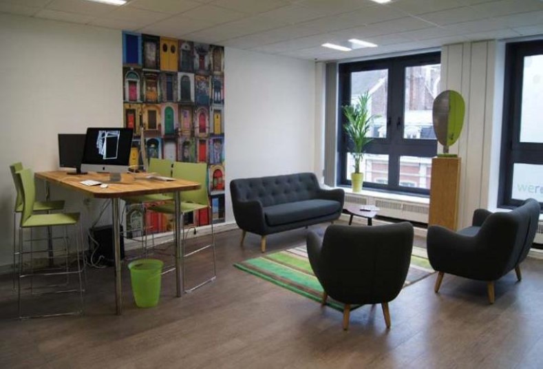 To let – Offices in a co-working space in the Euroméditerranée Central Business District – 1st arrondissement of Marseille