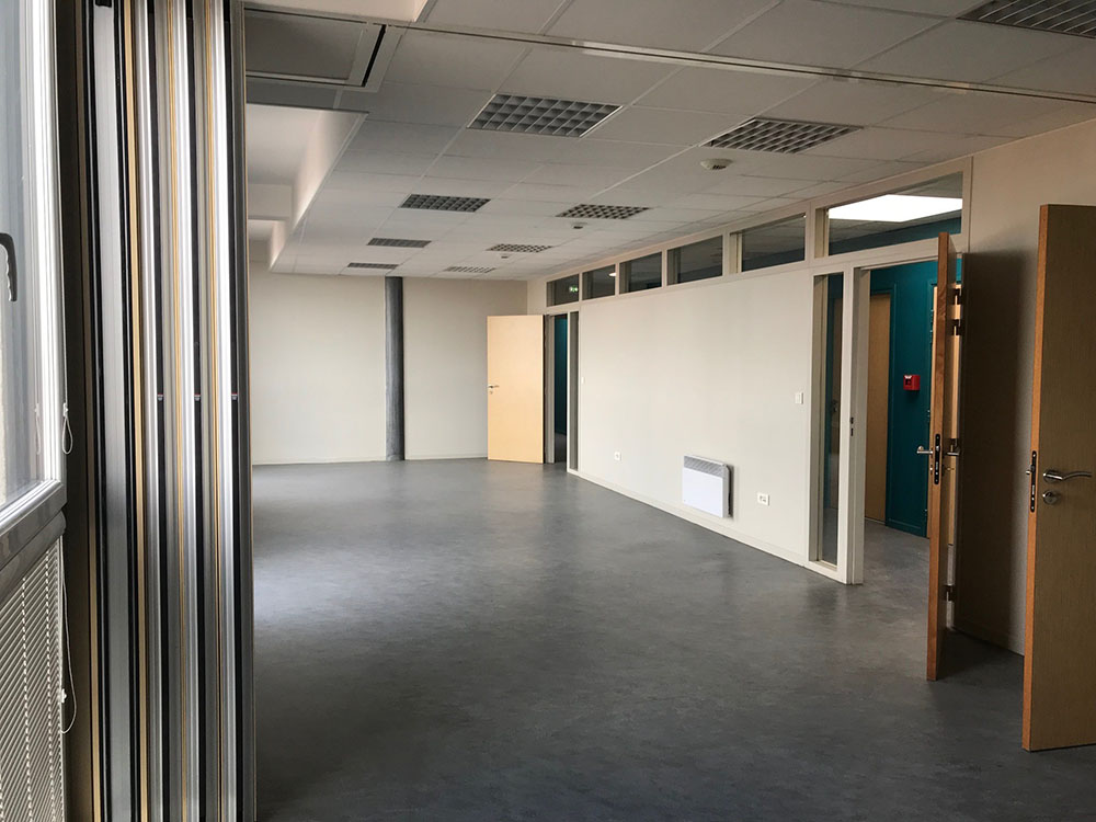 To let – 1,554 m² of offices, divisible from 518 m², in Calais – Pas-de-Calais (62)