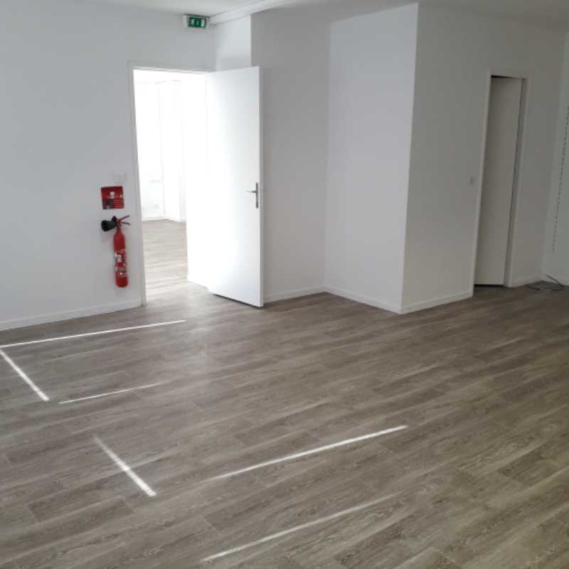 To let – 167 m² of offices in the Joliette district – 2nd arrondissement of Marseille