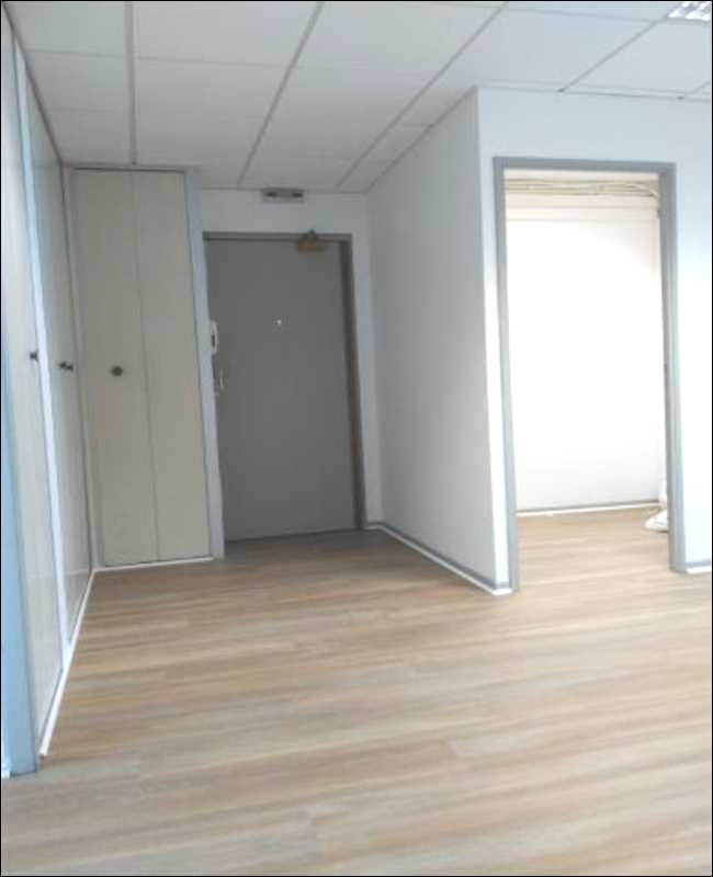 To let – 167 m² of offices in the Joliette district – 2nd arrondissement of Marseille