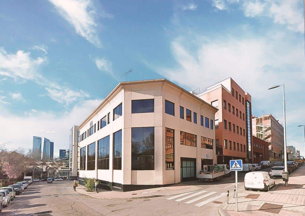 To Let – 2,399 m² of offices in the Fuencarral district of Madrid – Spain