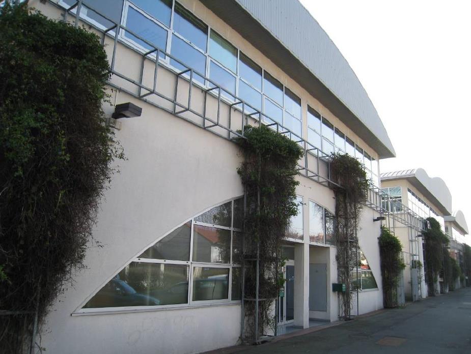 226 m² of offices to let in Bezons, near Paris