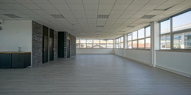 226 m² of offices to let in Bezons, near Paris