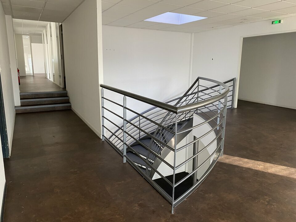 To let – modular offices ranging from 20 m² to 680 m² in Cenon, near Bordeaux (33)