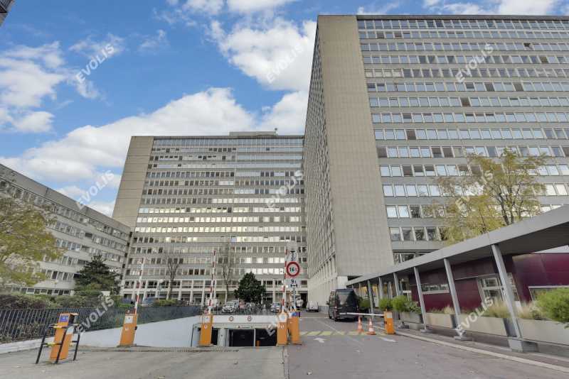 To let – modular offices ranging from 279 m² to 865 m² in Clichy, near Paris (93)