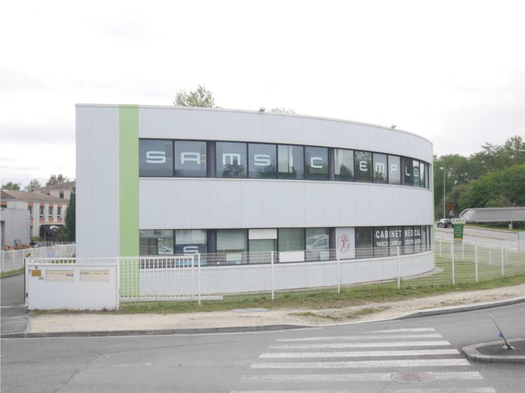 To let – divisible offices ranging from 46 m² to 303 m² in Cenon