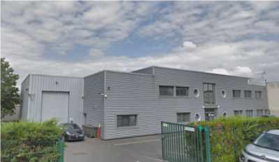 To let – 930 m² of offices and business premises in Noisy-le-Grand