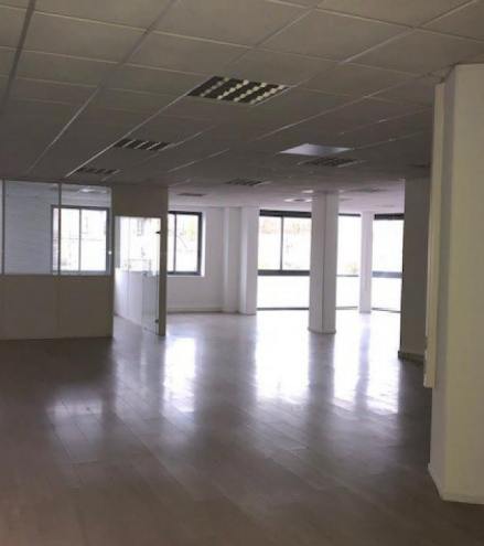 To let – non-subdivisible offices of 230 m² in Avignon