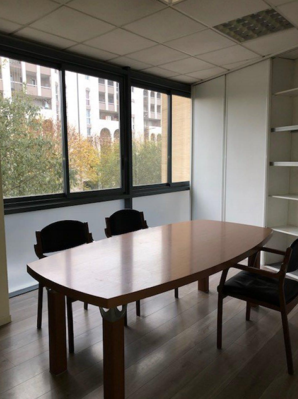To let – non-subdivisible offices of 230 m² in Avignon