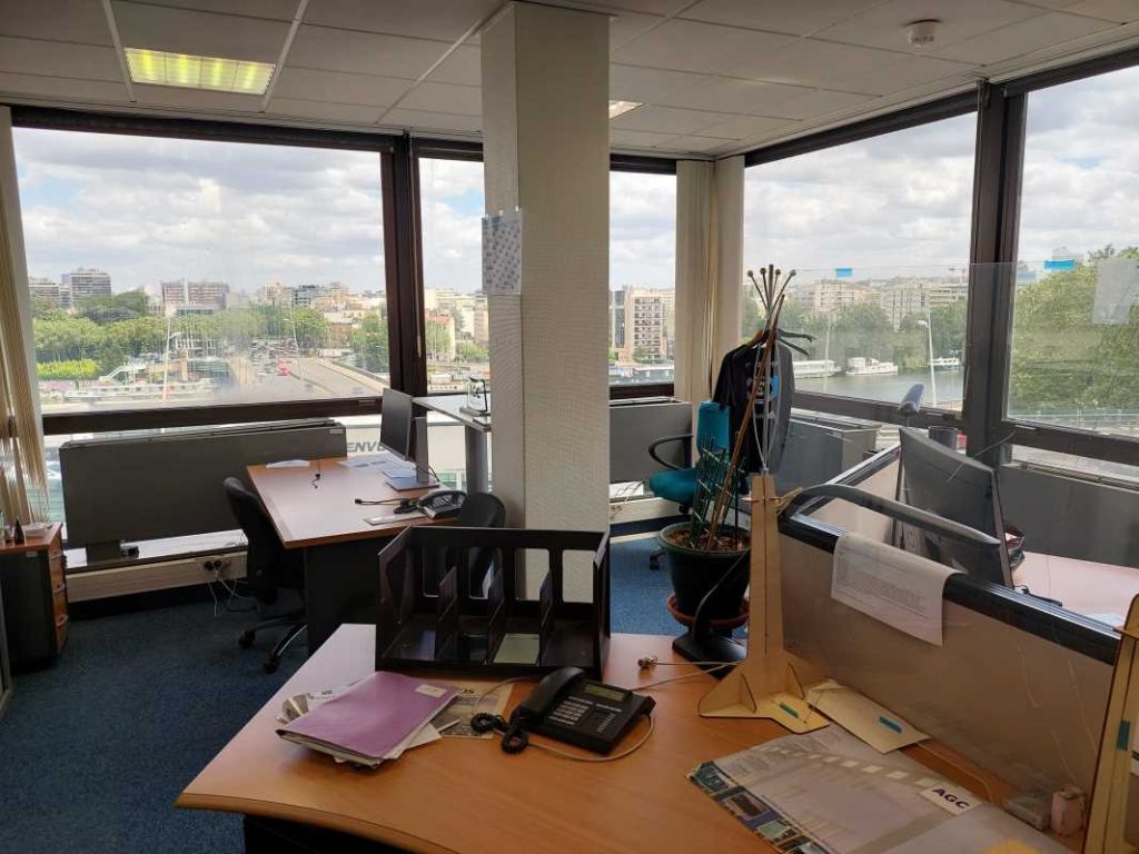 To let – non-subdivisible offices of 369 m² in Saint-Cloud near Paris (92)