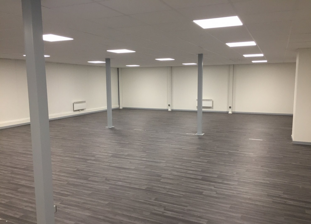 To let – 1,196 m² warehouse in Calais