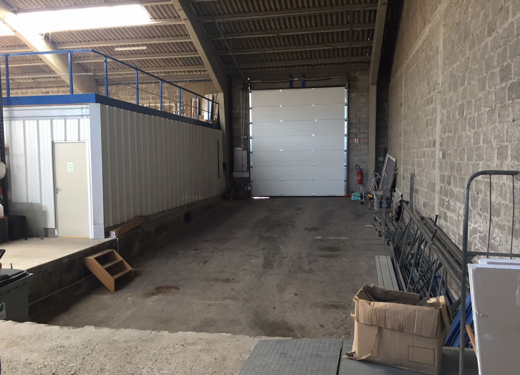 To let – 1,196 m² warehouse in Calais