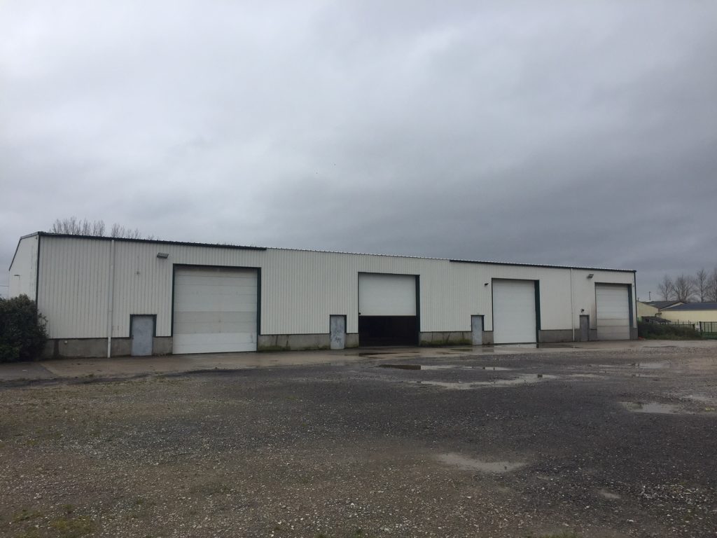 To let – 1,200 m² warehouse in Calais