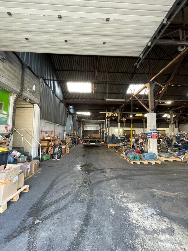 To let – 1,321 m² warehouse in Calais (62)