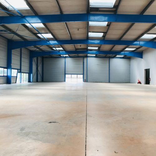 To let – 2,300 m² warehouse in Montchanin near Le Creusot (71)