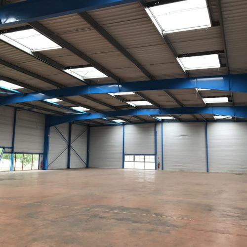To let – 2,300 m² warehouse in Montchanin near Le Creusot (71)