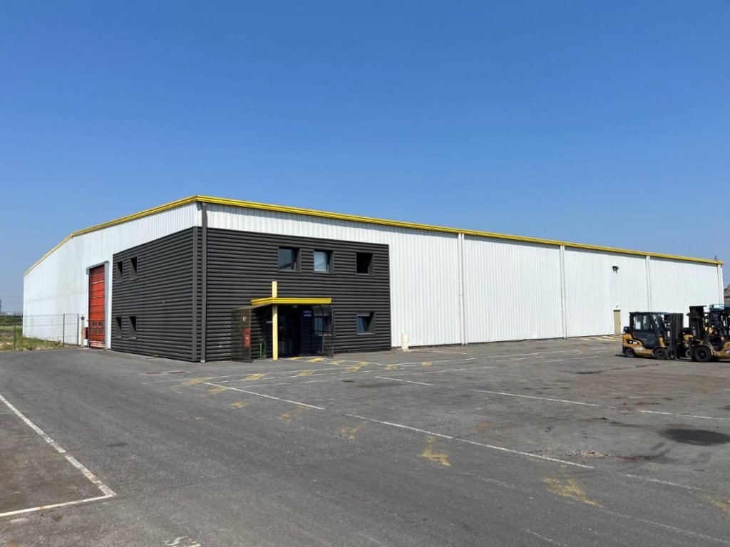 For rent – 3,150 m² warehouse near Calais – Pas-de-Calais (62)