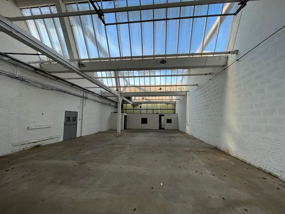 To let – 330 m² warehouse in the Terrasses de Coquelles business park in Calais – Pas-de-Calais (62)