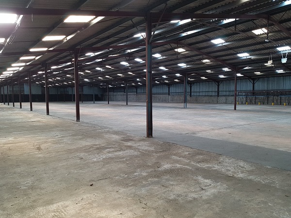 To let – 4,116 m² warehouse in Roullet-Saint-Estèphe