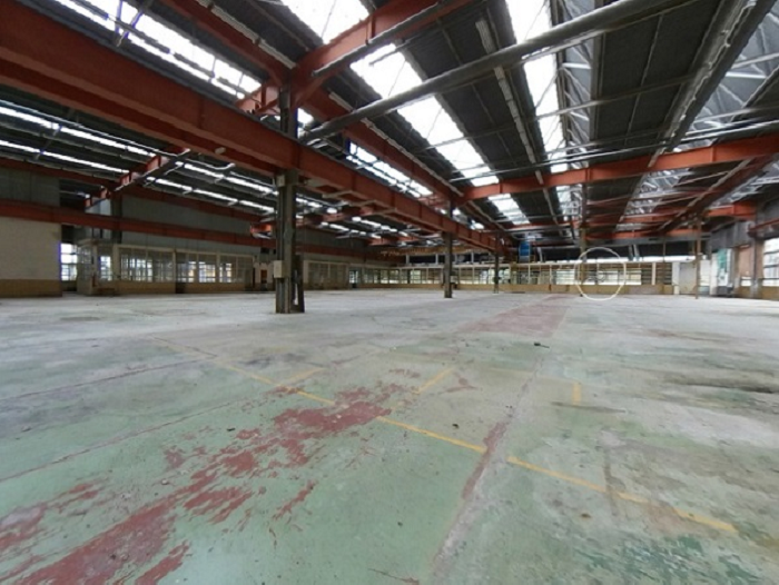 To let – 5,500 m² warehouse in Champniers