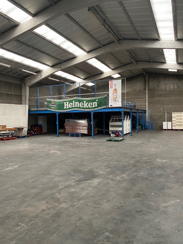 To let – 750 m² warehouse available in the ZI des Dunes industrial estate in Calais – Pas-de-Calais (62)