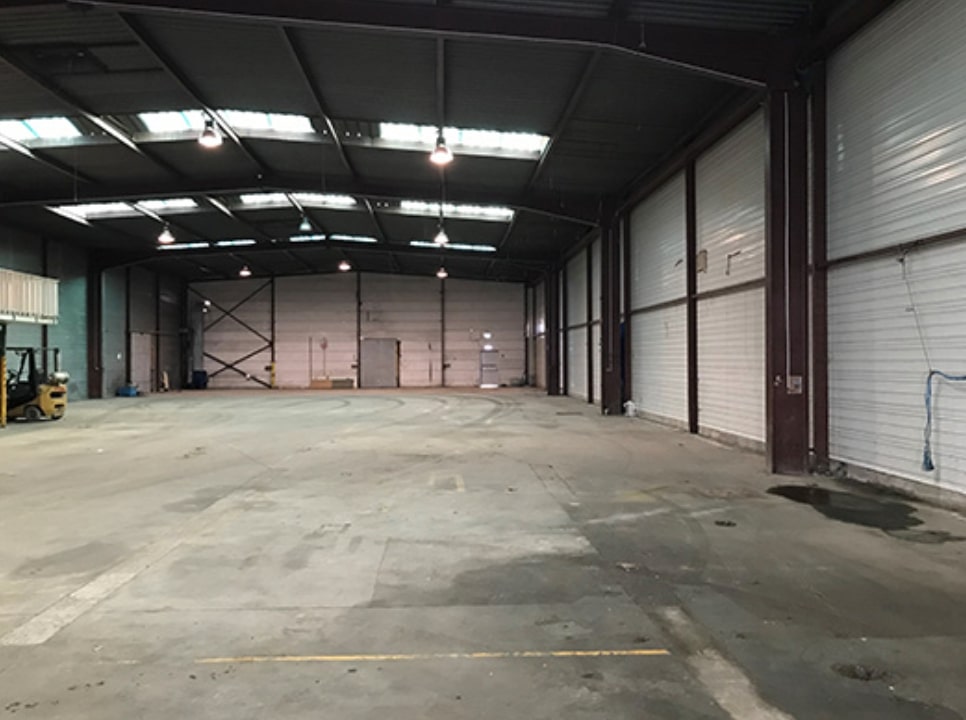 To let – divisible 2,700 m² warehouse in Calais