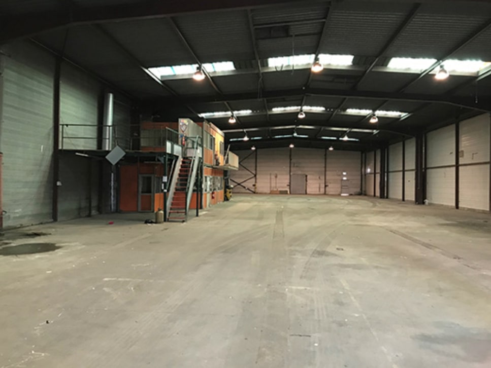 To let – divisible 2,700 m² warehouse in Calais