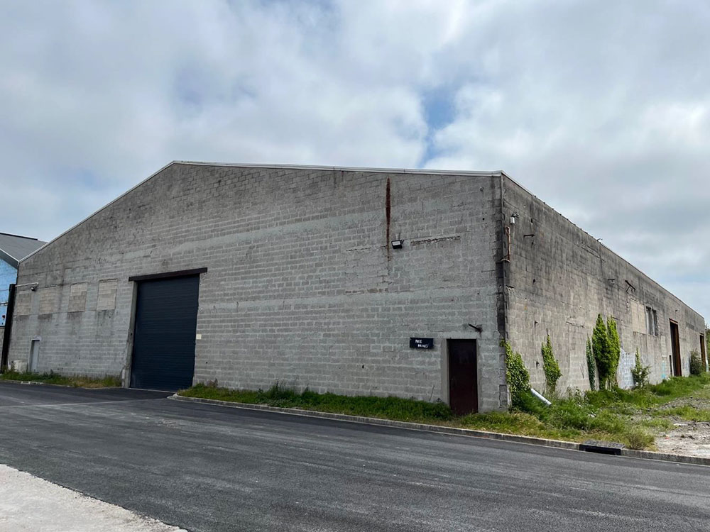 To let – 1,915 m² industrial warehouse in the Terrasses de Coquelles business park in Calais – Pas-de-Calais (62)