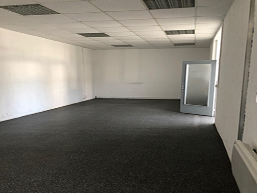 To let – 190 m² industrial warehouse in the Terrasses de Coquelles business park in Calais – Pas-de-Calais (62)