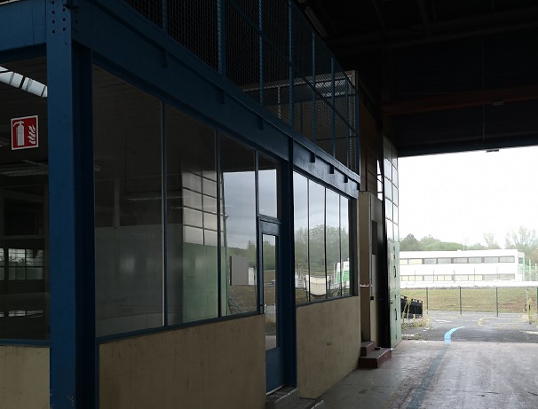 To let – 3,200 m² industrial warehouse in Champniers near Angoulême (16)