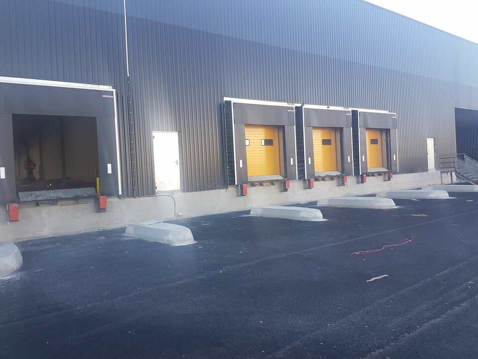 To let – a single, undivided warehouse of 12,817 m² in Bassens, near Bordeaux (33)
