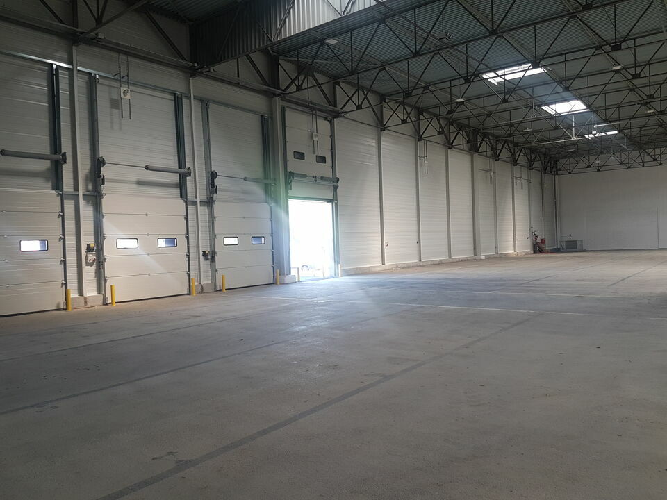 To let – a single, undivided warehouse of 12,817 m² in Bassens, near Bordeaux (33)