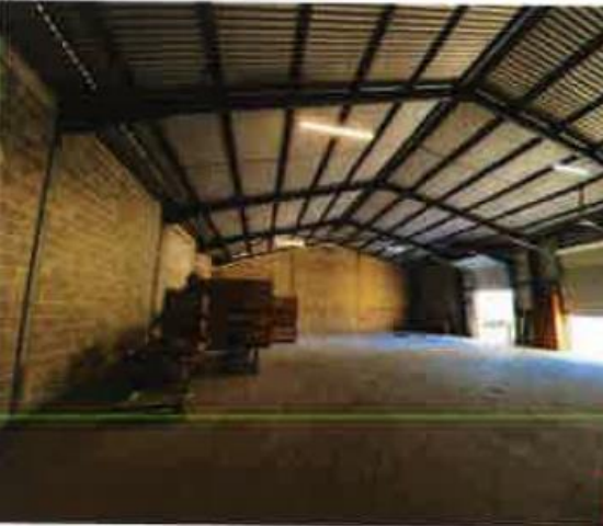 To let – 300 m² non-subdivisible warehouse in Caumont-sur-Durance near Avignon (84)