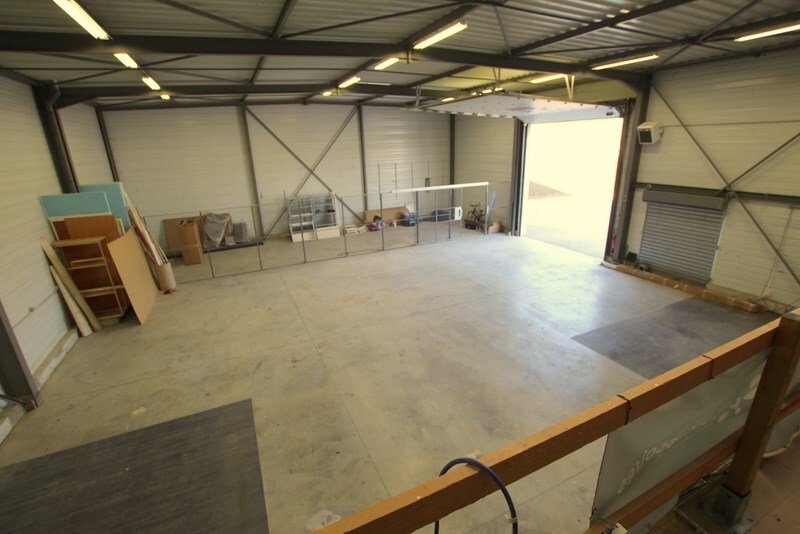 To let – 330 m² non-subdivisible warehouse in Saint-Léger-sur-Dheune, near Mâcon (71)