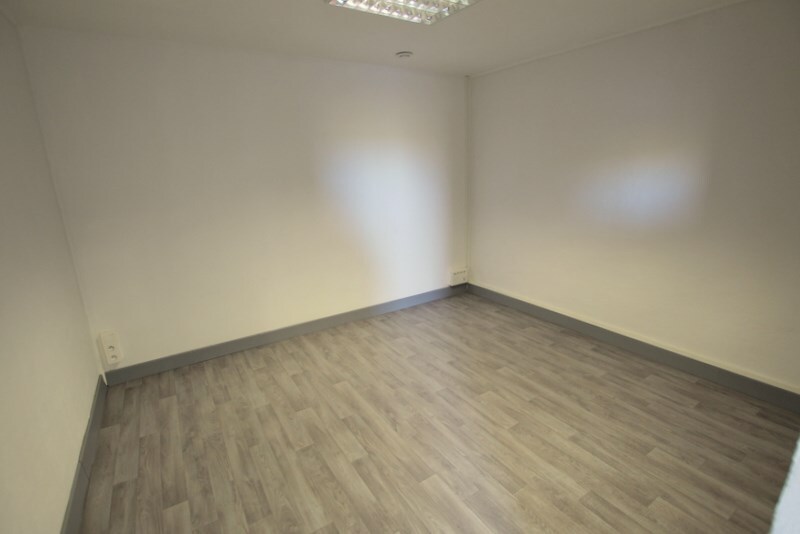 To let – 330 m² non-subdivisible warehouse in Saint-Léger-sur-Dheune, near Mâcon (71)